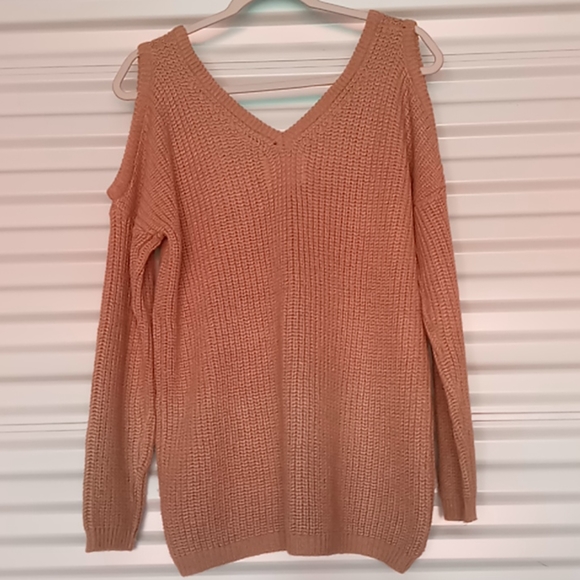 Women's knitted off shoulder top size small - Picture 2 of 3